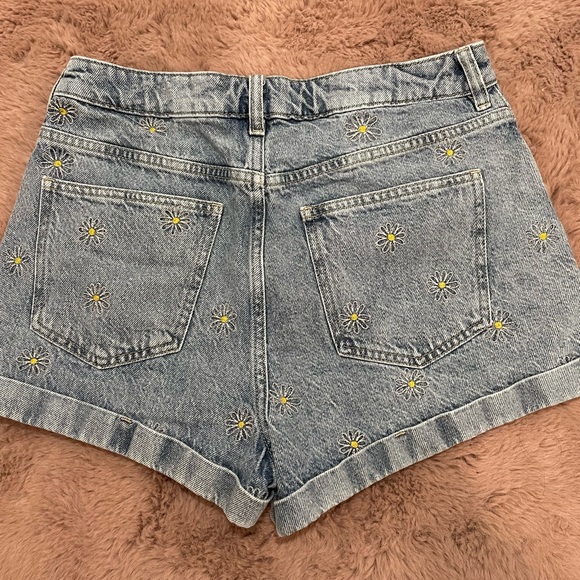 PacSun Eco Daisy Embroidered Denim Mom Shorts - Picture 2 of 4